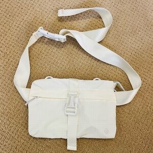 Athleta Oslo White Belt/Crossbody Bag